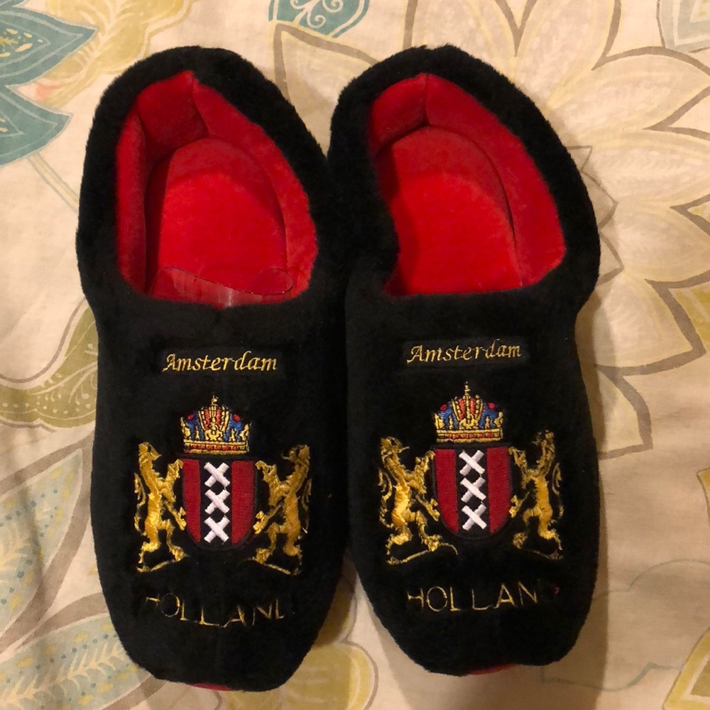 Men’s Dutch clog slippers size 9